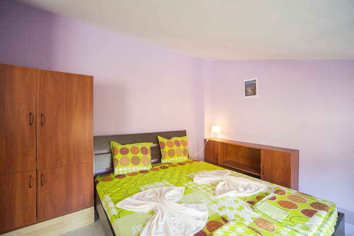 Room 6 of 43