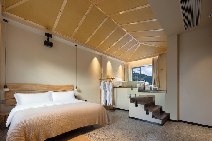 Room 48 of 94