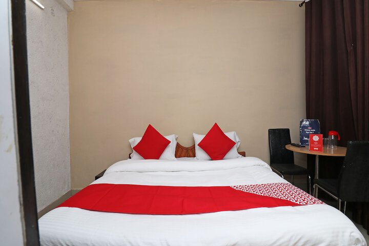 Room 12 of 25