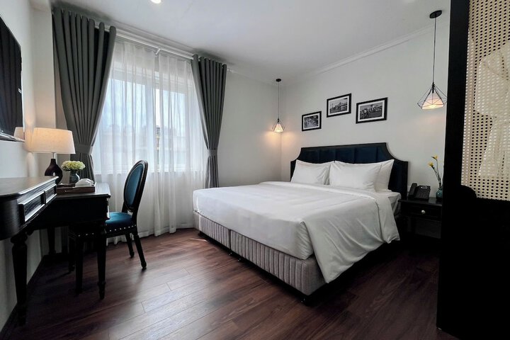 Room 6 of 27