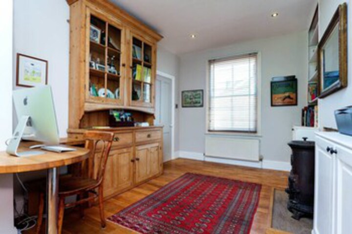 Room 10 of 25