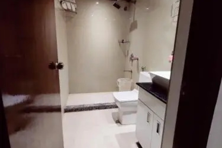 Room 9 of 27
