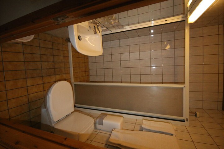 Room 18 of 40