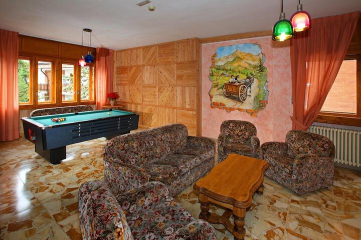 Room 21 of 35
