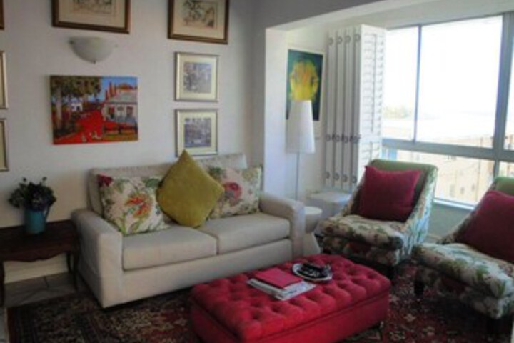 Room 4 of 11