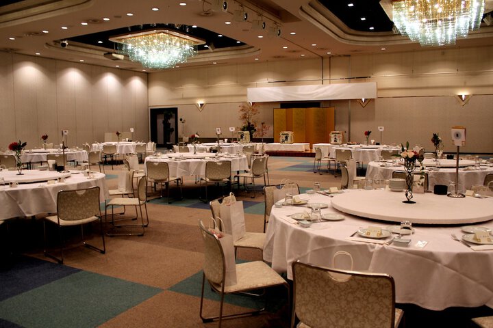 Ballroom/Hall 35 of 43