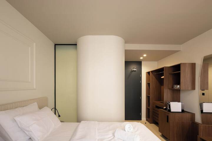 Room 46 of 133