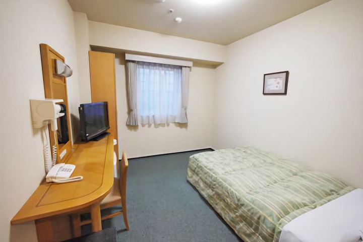 Room 16 of 48