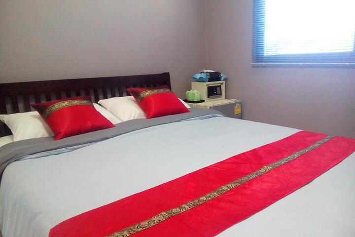 Room 3 of 7