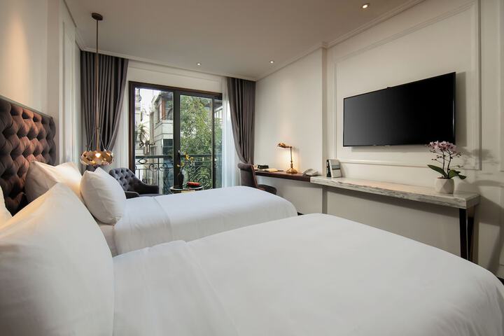 Room 43 of 144