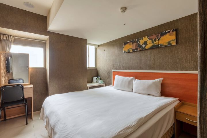 Room 47 of 81