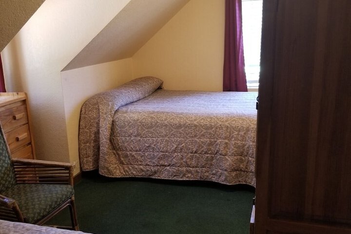 Room 27 of 149