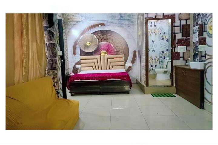 Room 9 of 23