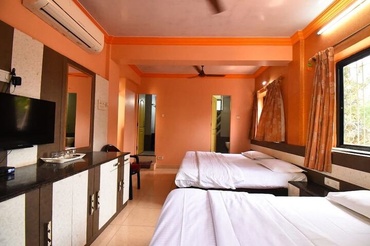 Room 8 of 14
