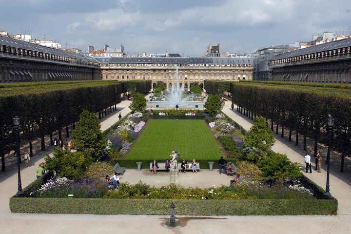 IN THE HEART OF PARIS