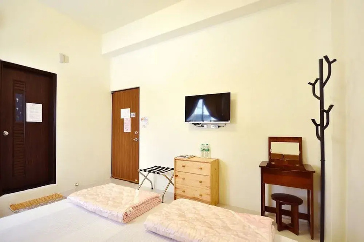 Room 3 of 12