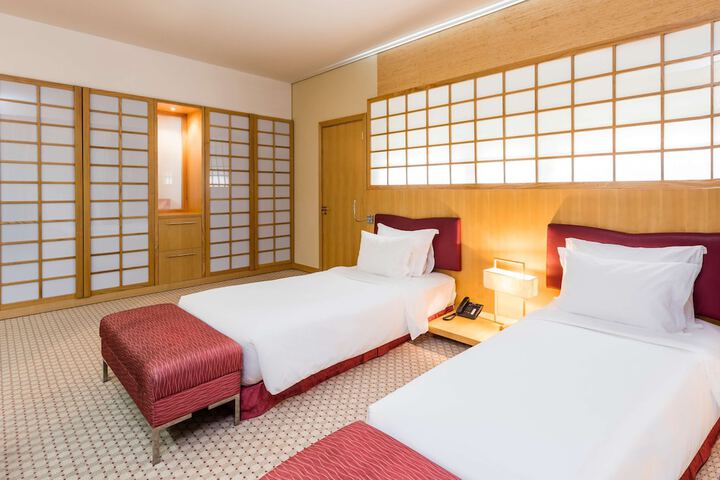 Room 27 of 179