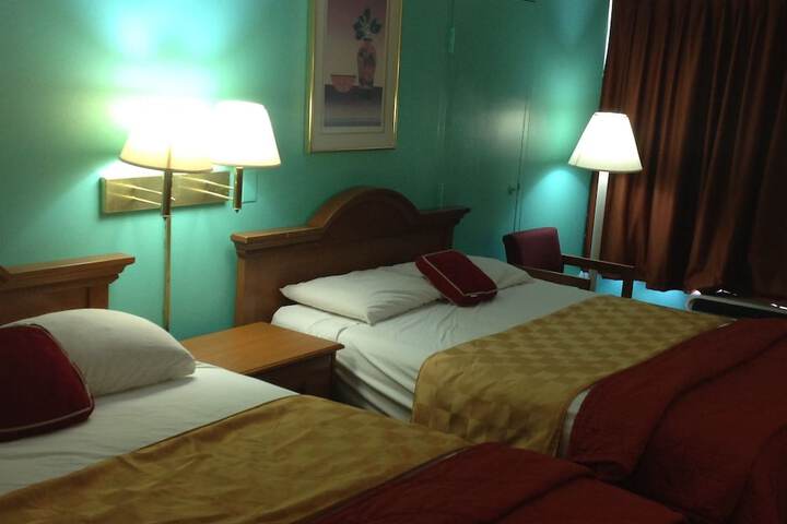 Room 8 of 21