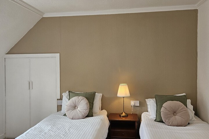 Room 20 of 37