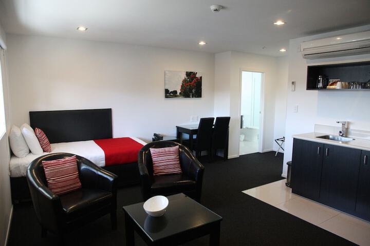 Room 6 of 34
