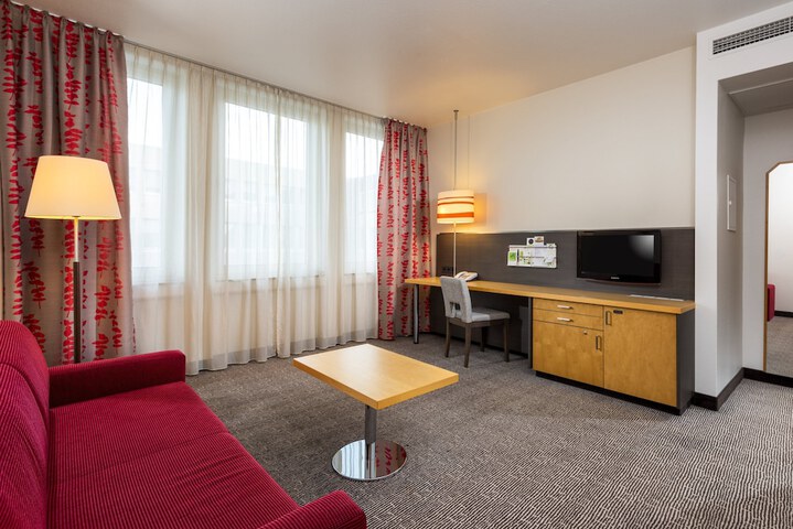Room 12 of 45