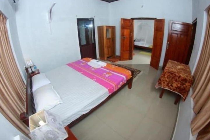 Room 14 of 22