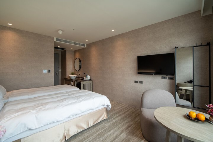 Room 6 of 61