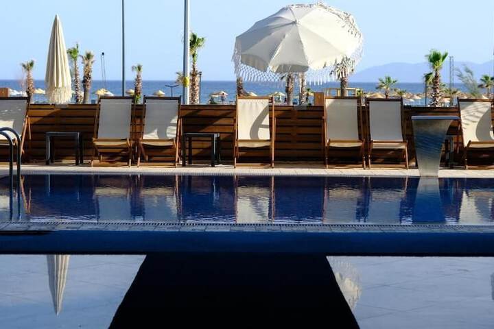 Pool 31 of 38