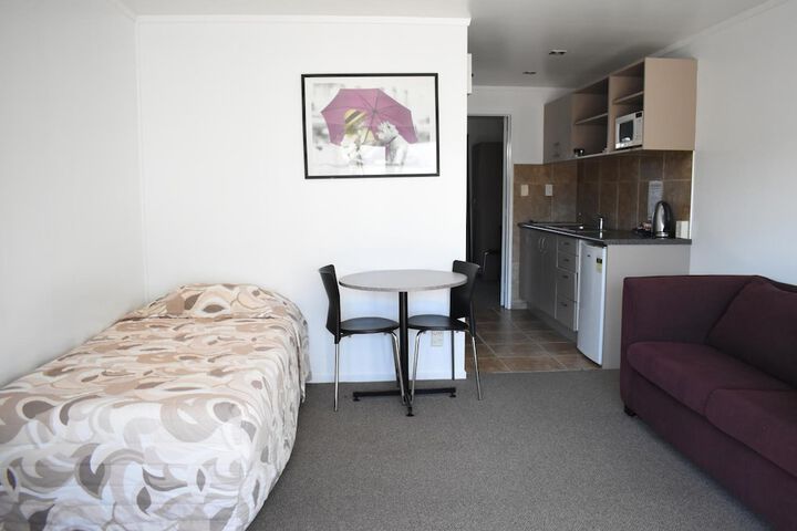 Room 28 of 49