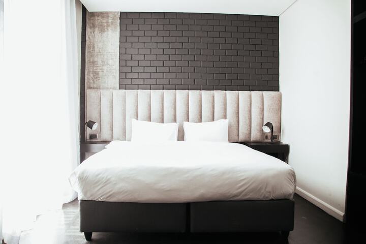 Room 6 of 24