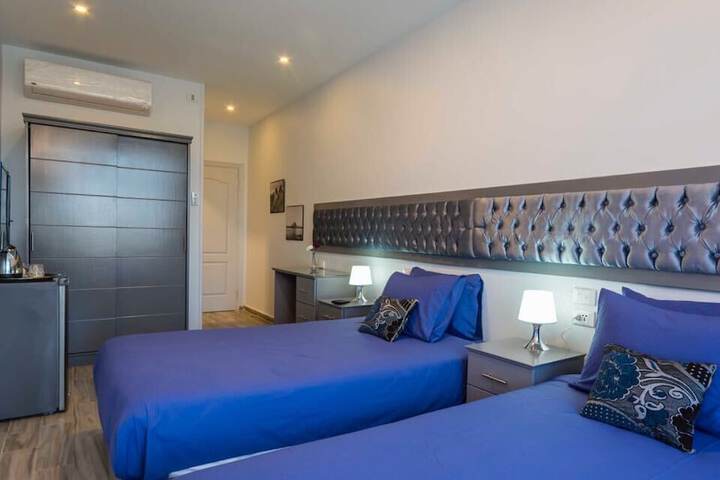 Room 75 of 196