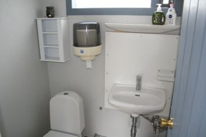 Room 8 of 118