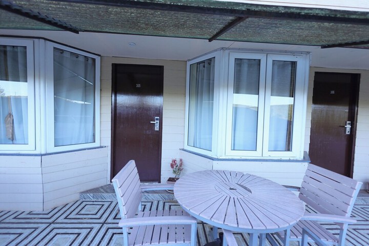 Room 42 of 102