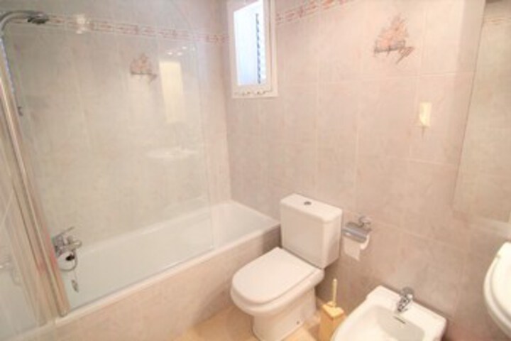 Room 4 of 42