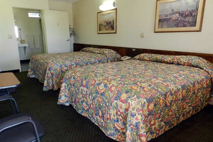 2 Queen Beds (3 of 7)