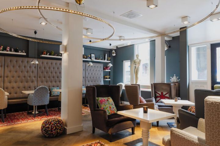 Guest Lobby