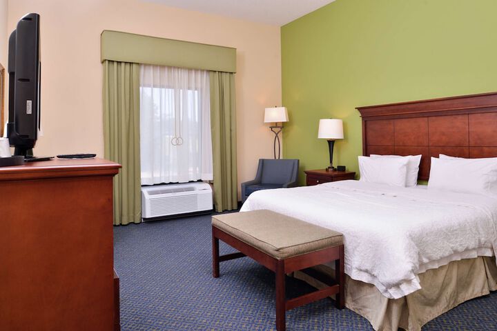 Room 14 of 76