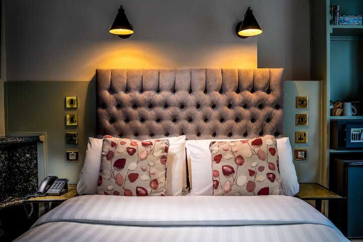Room 28 of 85