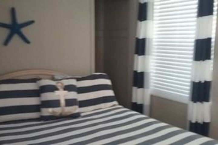 Room 13 of 40