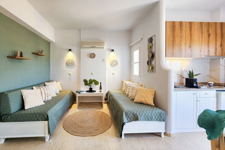 Room 11 of 24