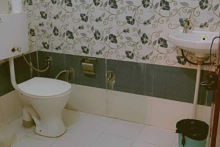 Room 30 of 67