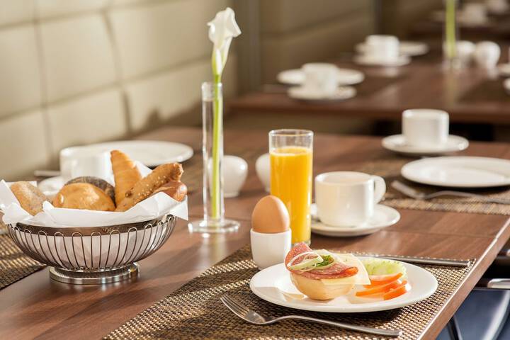 Breakfast/Coffee Service 35 of 44