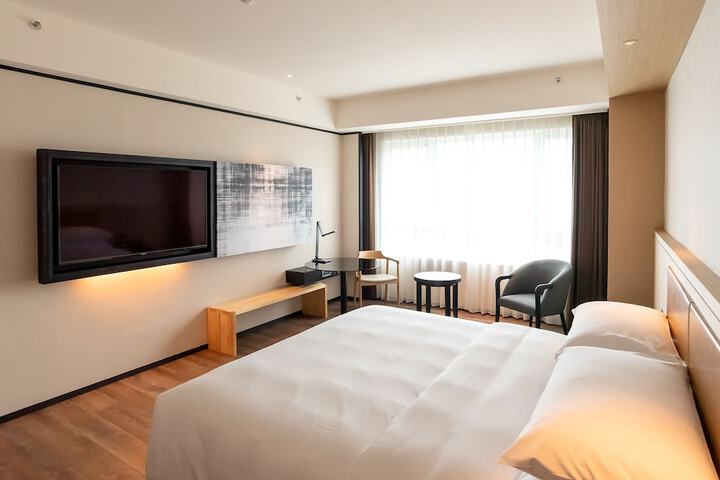 Room 12 of 68