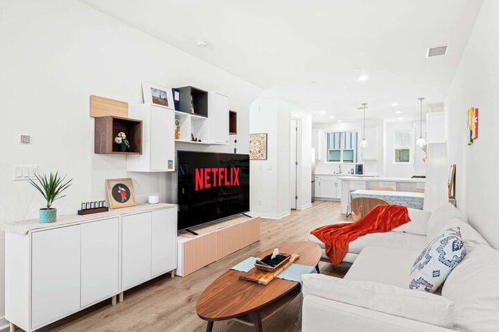 Photo of Chic Modern Retreat With Stunning Views 1360 Sqft