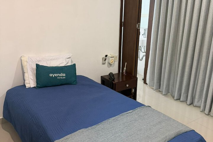 Room 9 of 26