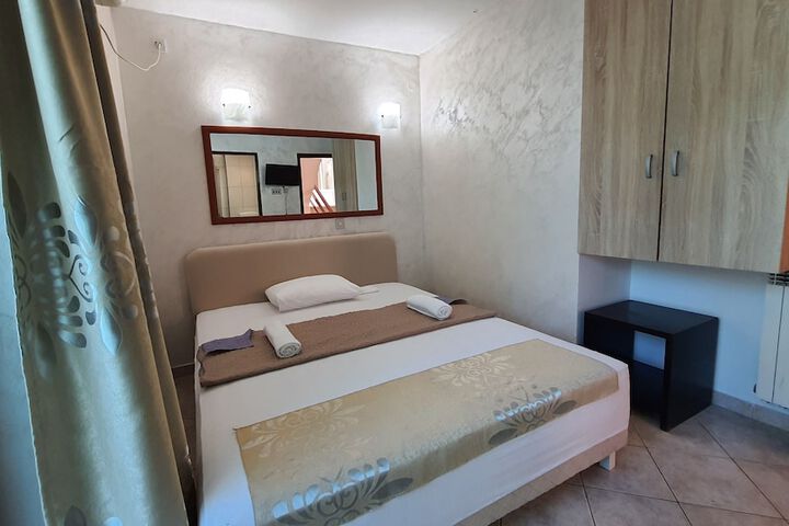 Room 28 of 42