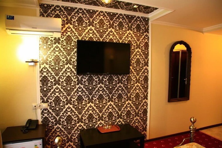 Room 25 of 48
