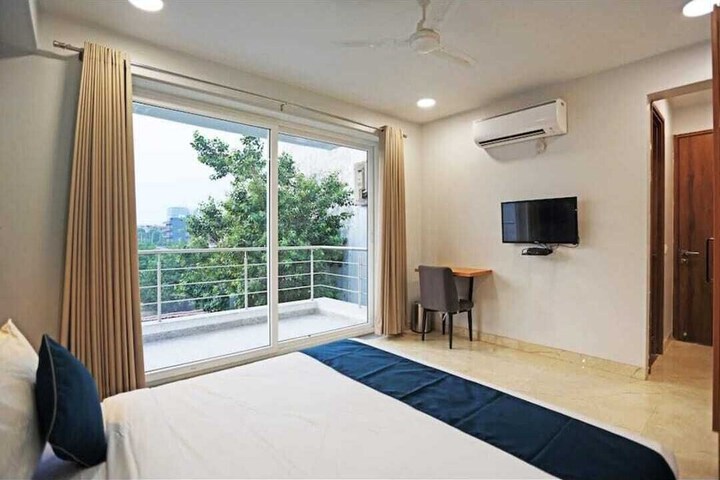 Room 3 of 6