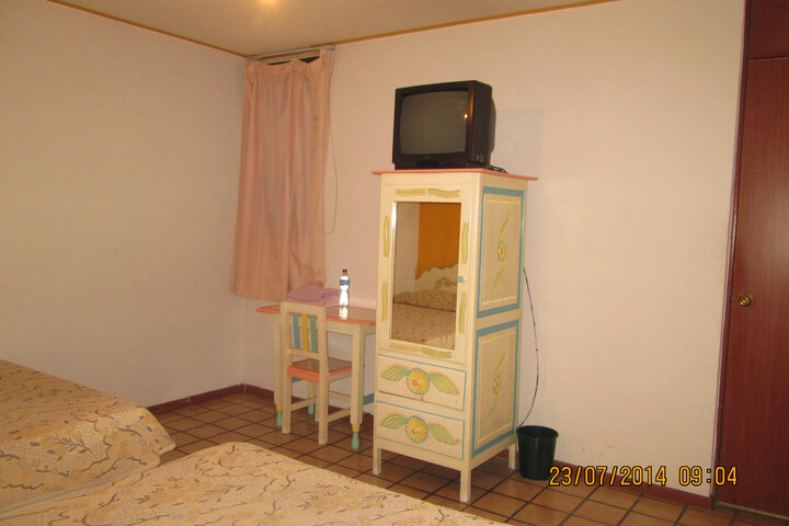 Room 5 of 16