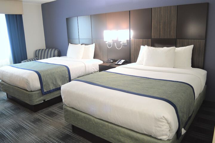2 Queen Beds (8 of 11)